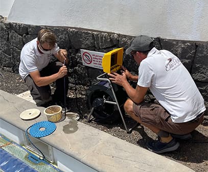 Acoustic leak detection listening device