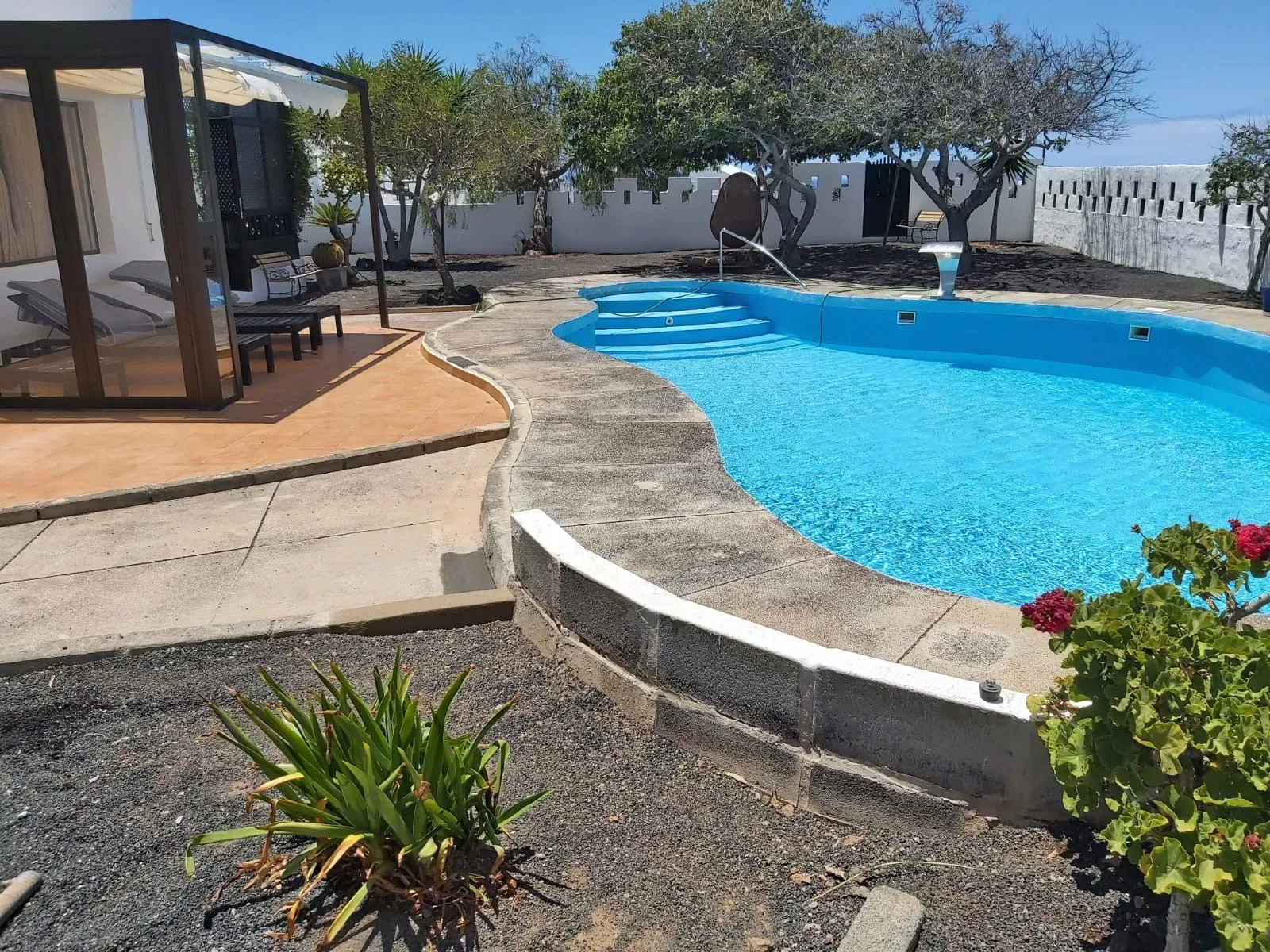 Spa resort swimming pool leak survey Yaiza